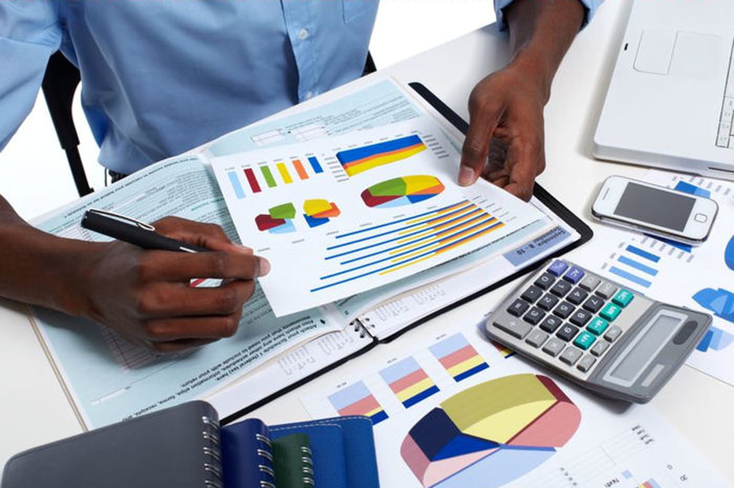 Support governance in managing the risks of the company's operations